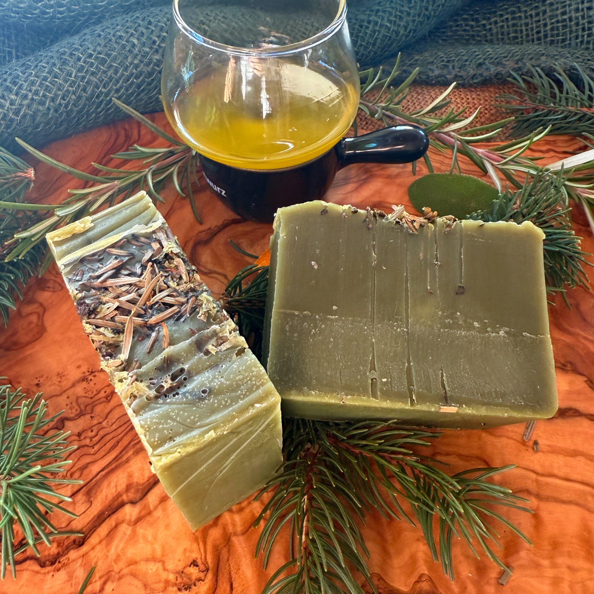 Evergreen Naturseife von bonoboherbs – Vorderansicht